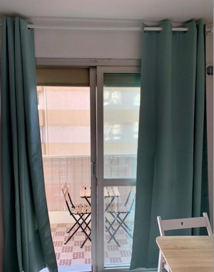 Bright With Balcony At The Foot Of The Sea Appartement *